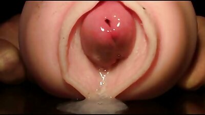 एक गर्म छोटे छात्र एक त्रिगुट मूवी सेक्सी इंग्लिश फिल्म में उसके मुंह में दो लंड हो रही है